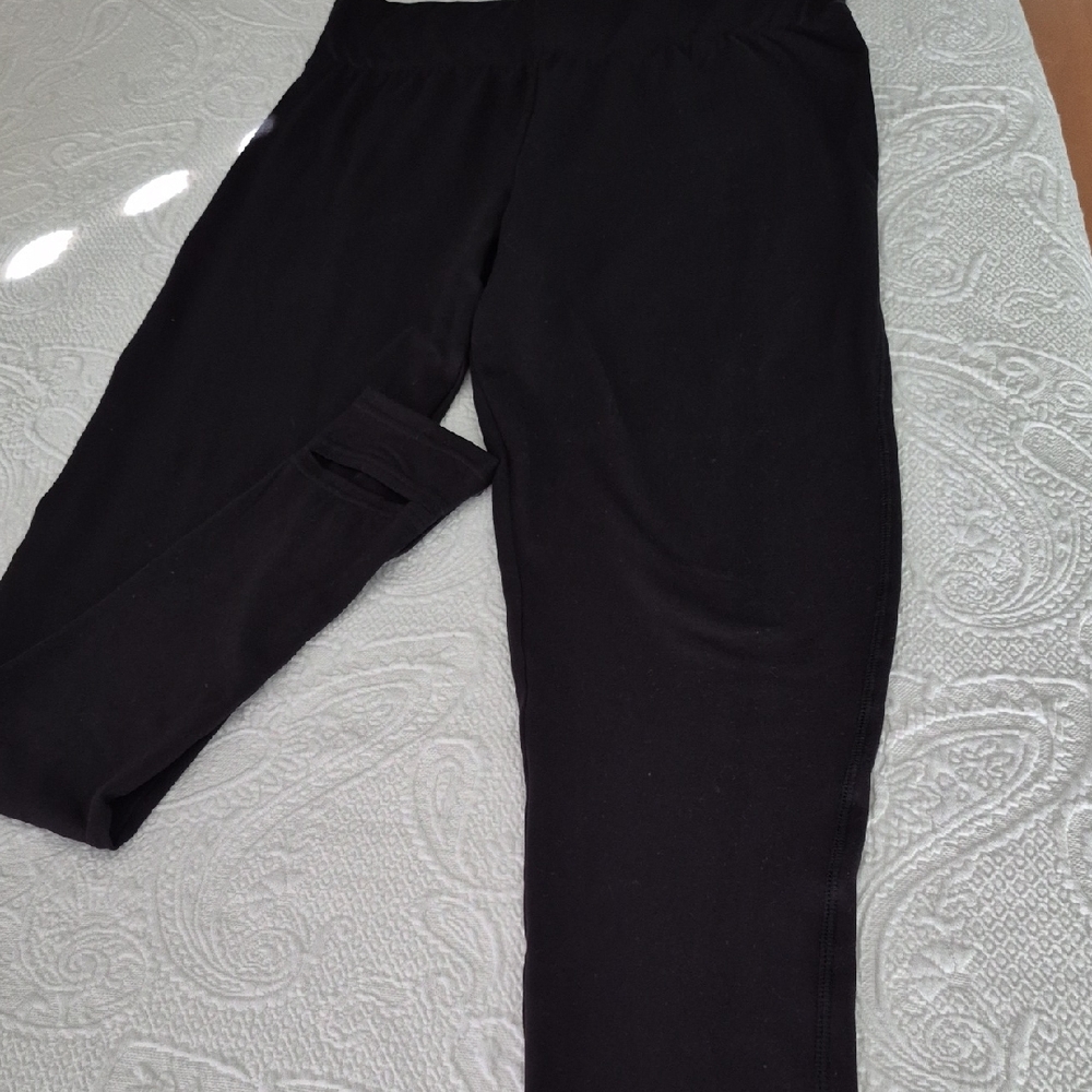 Yummy Sweater Co. Black Leggings